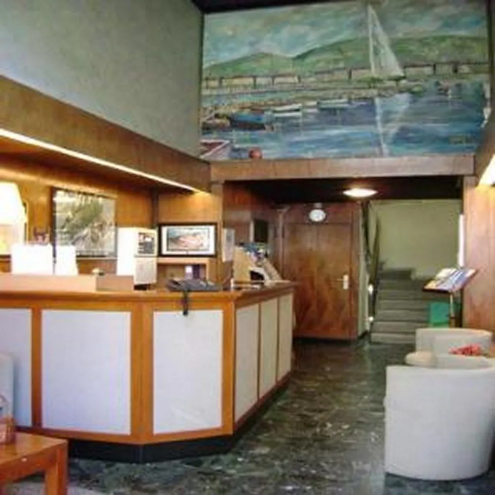 Hotel Pax Geneva 3*,  Switzerland