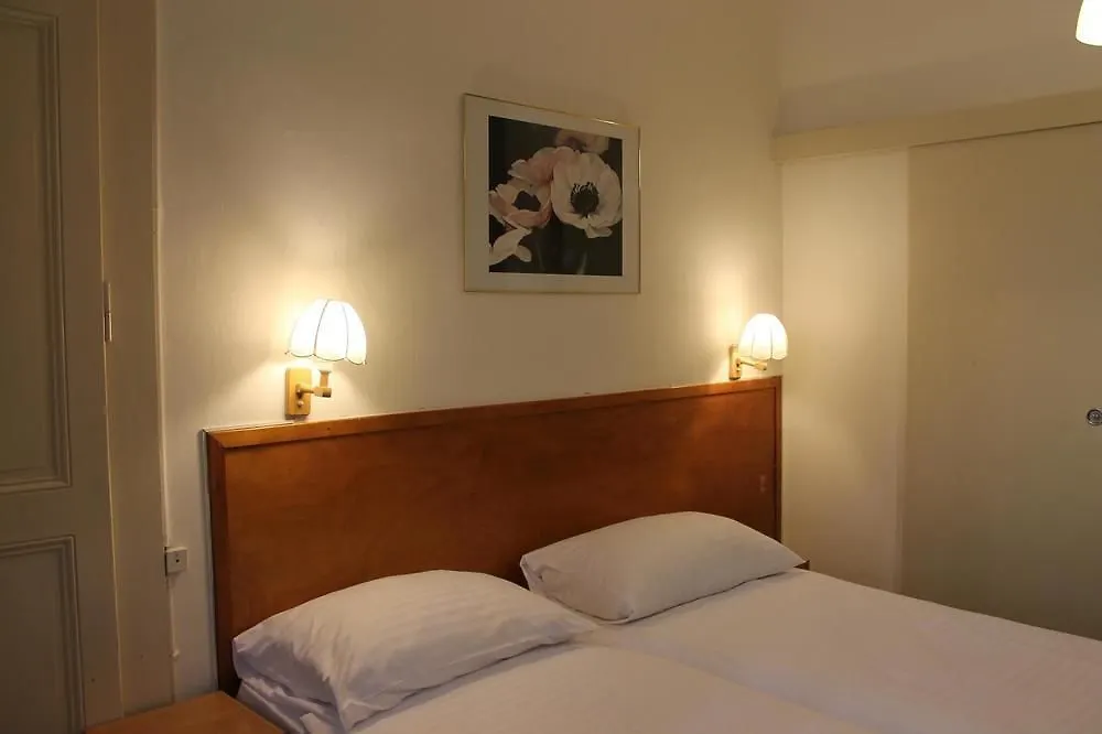 Hotel Pax Γενεύη 3*,